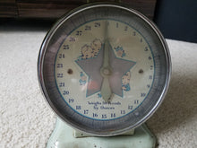 Load image into Gallery viewer, Vintage 1950's NURSERY BABY SCALE with Ducks, Pig, Mice, and Rabbit Graphics