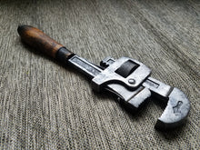 Load image into Gallery viewer, Vintage STILLSON WALWORTH #10 Pipe Wrench Wood Handle