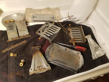 Load image into Gallery viewer, Toaster 1935-1935 Landers, Frary & Clark E7712a