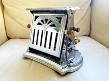 Load image into Gallery viewer, Toaster 1935-1935 Landers, Frary & Clark E7712a