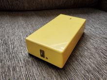 Load image into Gallery viewer, Rare RAYTHEON Transistor Radio T-100-1 Only made in 1956