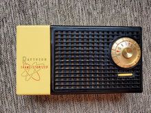 Load image into Gallery viewer, Rare RAYTHEON Transistor Radio T-100-1 Only made in 1956