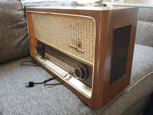 Load image into Gallery viewer, Grundig Majestic 3192 U Table Top Tube Radio Stereo West Germany AM/FM/SW 3192U