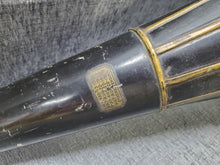 Load image into Gallery viewer, Edison 10 Panel Flower Phonograph Horn Black Columbia