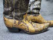 Load image into Gallery viewer, VINTAGE 1970s JUSTIN PYTHON SNAKESKIN COWBOY BOOTS with TIPS Style 9038 Mens 9D