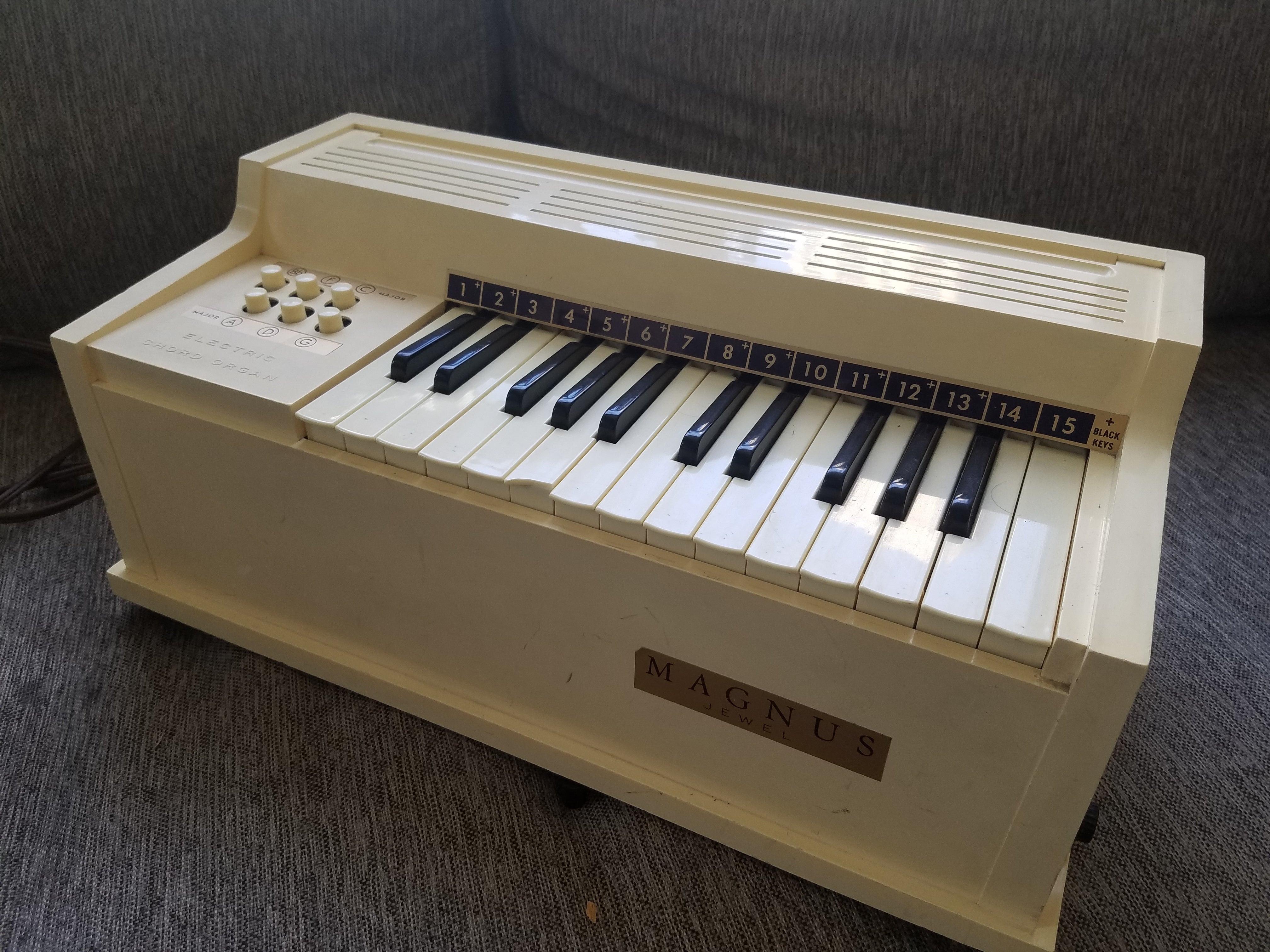 Vintage magnus electric on sale chord organ