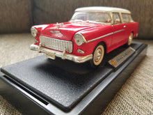 Load image into Gallery viewer, 1955 Chevy Nomad Bel Air Chevrolet Red White 1/24 on Base MOTORMAX
