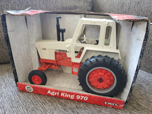 Case 970 Agri King IN BOX by Ertl toys
