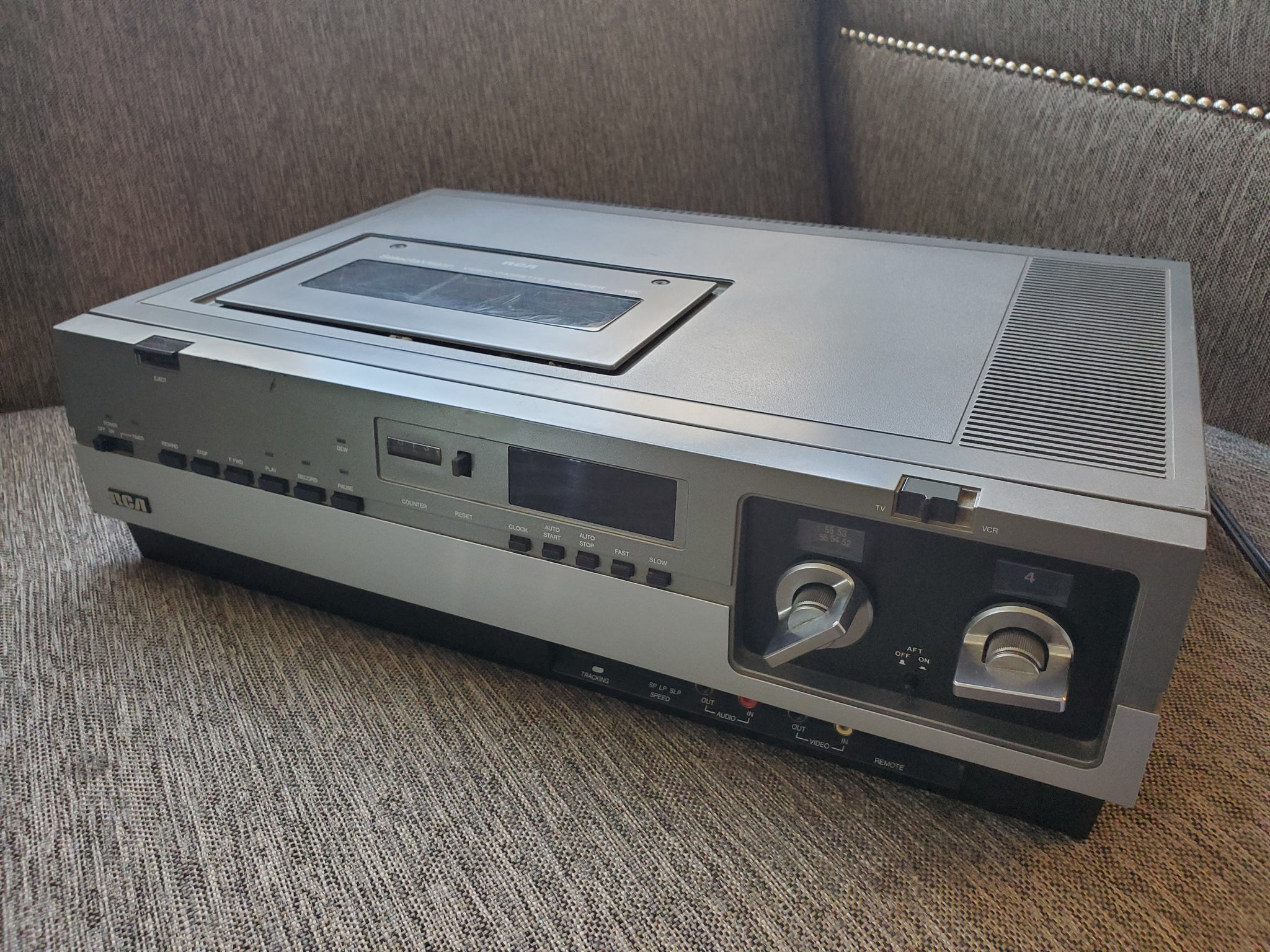 RCA VBT-200 Video Cassette Recorder Top Load VCR VHS Player with Dust Cover