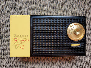 Rare RAYTHEON Transistor Radio T-100-1 Only made in 1956