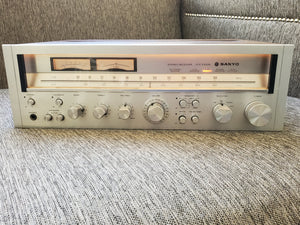 Sanyo JCX-2300K Classic Silver Receiver 26 watts per channel/ from 1979