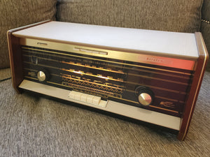 1960 NORELCO PHILLIPS B5X04A HANDSOME TABLE RADIO from HOLLAND