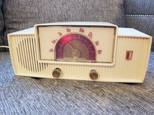 Load image into Gallery viewer, 1955 GENERAL ELECTRIC GE MODEL 466 RADIO GLOWING RED DIAL!
