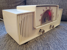 Load image into Gallery viewer, 1955 GENERAL ELECTRIC GE MODEL 466 RADIO GLOWING RED DIAL!
